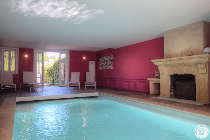 Gîte für 15 Personen, mit Balkon und Sauna sowie Garten und Pool in Ain