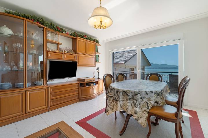 Casa vacacional 'Seaside Stay' con vistas al mar, jardín privado y Wifi in Santa Cristina de Cobres, Vilaboa