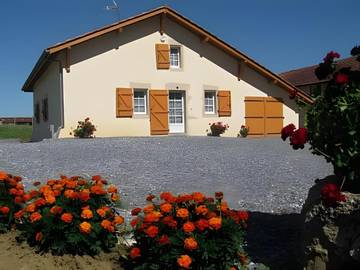 Location de vacances pour 5 personnes, avec terrasse et jardin à Cassen