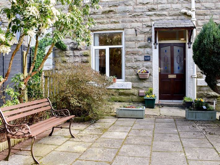 Cottage for 4 people, with garden, with pets in Rossendale