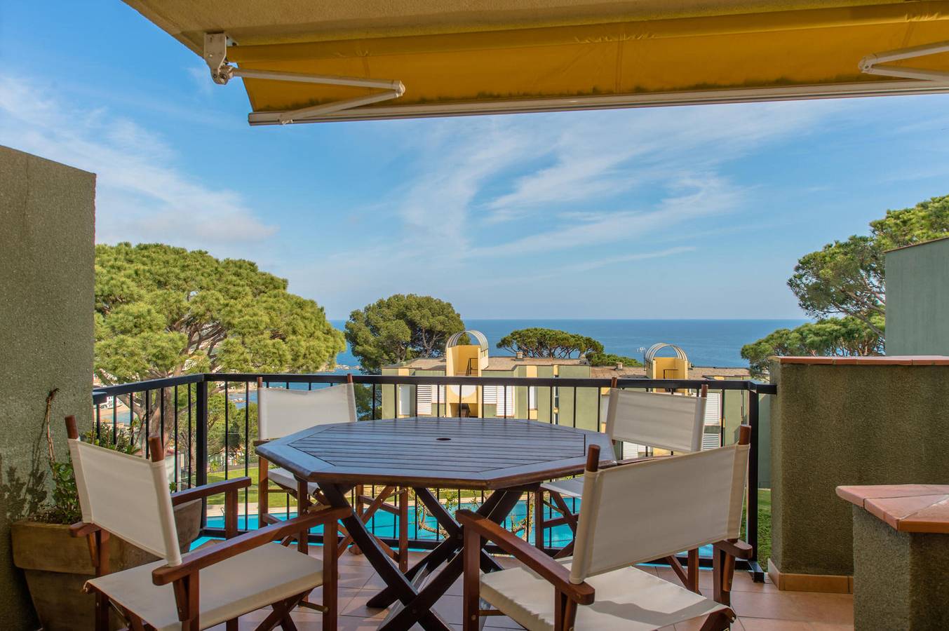 Geheel appartement, C-5 Nice apartment with sea views and pool in Calella de Palafrugell, Palafrugell