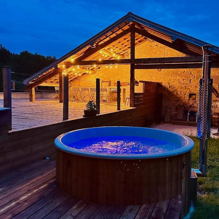 Gîte pour 14 personnes, avec jardin et vue à Saint-Bresson