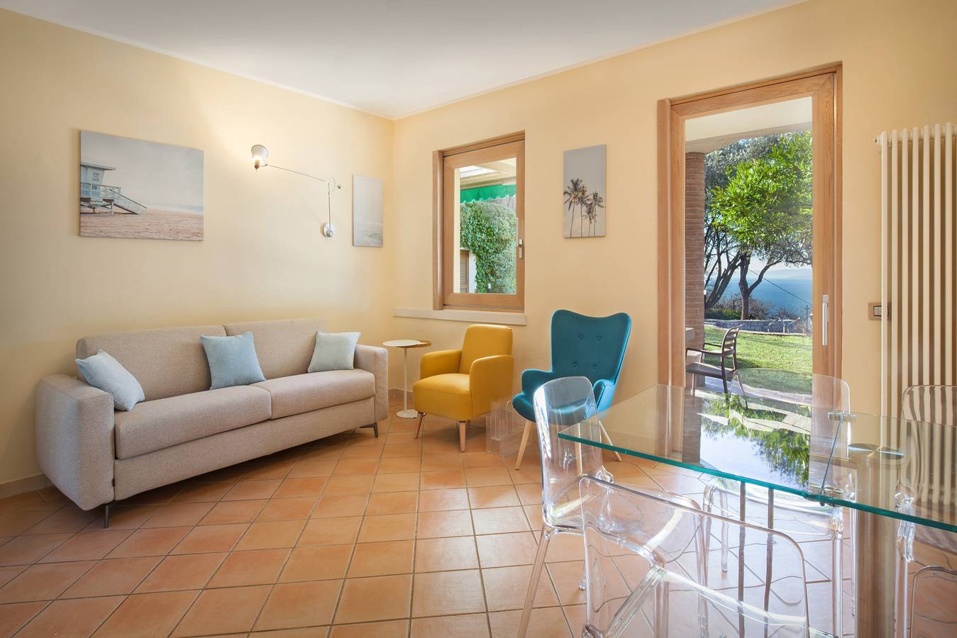 Villetta Blue Panorama With Private Jacuzzi in Torri del Benaco, Gardasee-Berge