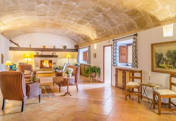 Historic Finca in Mallorca Up To 8 in Andratx, Serra de Tramuntana für 8 