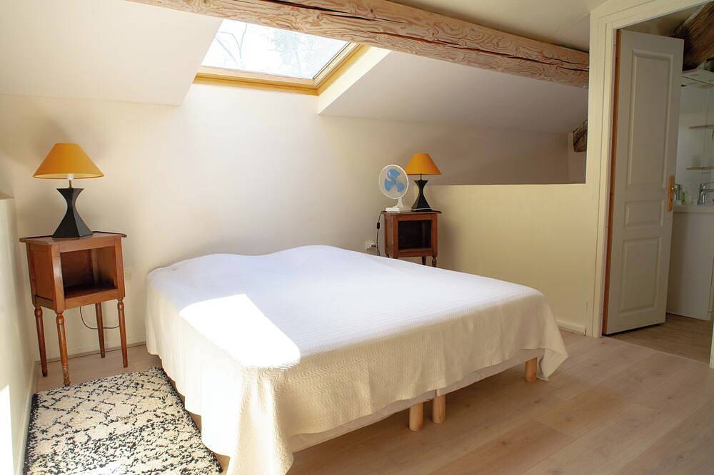 Harvesters' house in Aigues-Vives, Nimes region