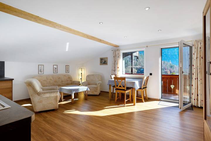 Ferienwohnung für 3 Personen, mit Garten und Seeblick