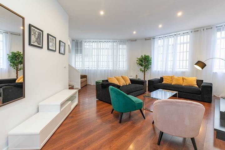 Appartement entier, Appartement de vacances pour 8 personnes avec piscine in Valencia City Centre, Valence (Espagne)