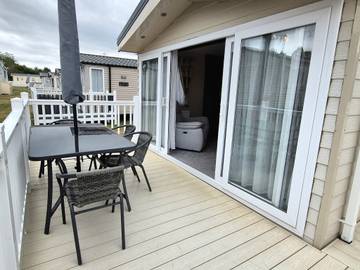 Glamping for 4 People in Great Yarmouth, Norfolk, Photo 1