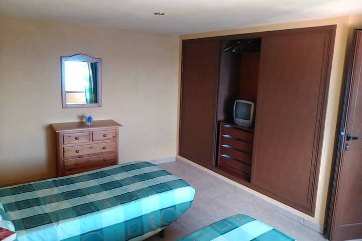 Ganze Wohnung, Ruhig gelegenes Appartment mit grosser Fensterfront, Blick nach Teneriffa in Agulo, Agulo (gemeinde)