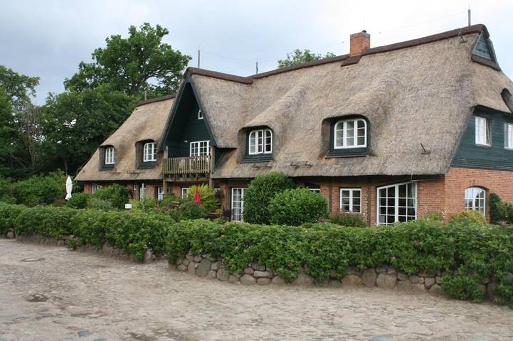 Ferienwohnung für 5 Personen, mit Terrasse und Garten sowie Seeblick und Ausblick in Behrensdorf