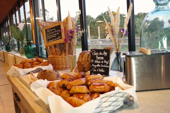 Location de vacances pour 3 personnes, avec piscine et jardin ainsi que sauna et jacuzzi dans Plage de La Fontaine aux Bretons - 3