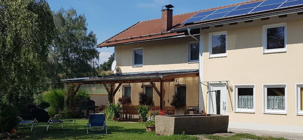 Ferienwohnung für 5 Personen, mit Balkon und Balkon/Terrasse sowie Terrasse und Garten in Bad Kötzting