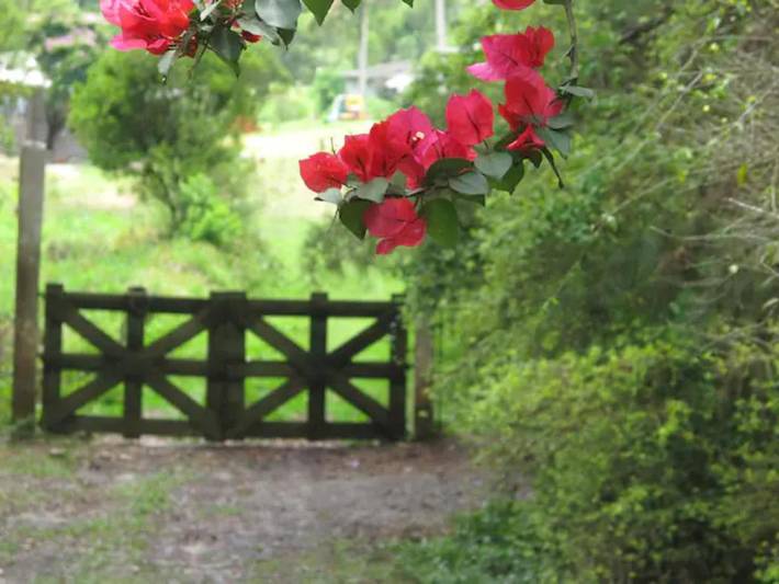 Villa para 13 pessoas, com vista para o lago e jardim e ainda vista, com animais de estimação em Ibiúna