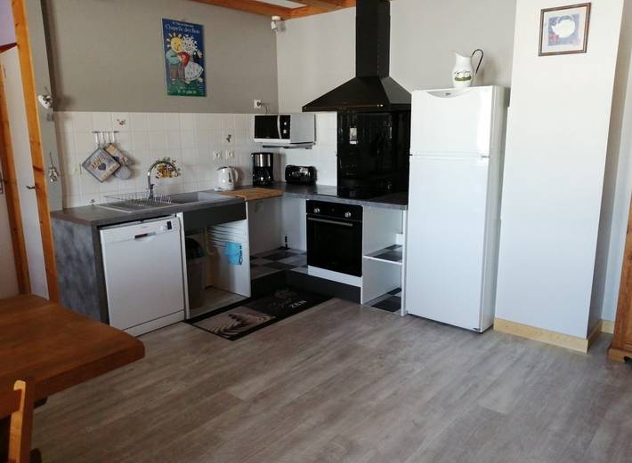 Gîte pour 8 personnes, avec jardin et terrasse à Chapelle-des-Bois - 2