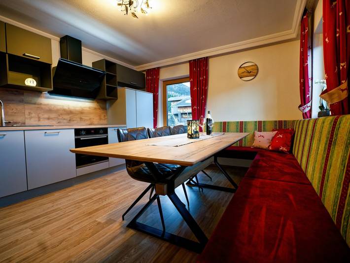 Ferienwohnung für 11 Personen, mit Balkon und Terrasse sowie Garten und Ausblick in Neukirchen am Großvenediger - 3