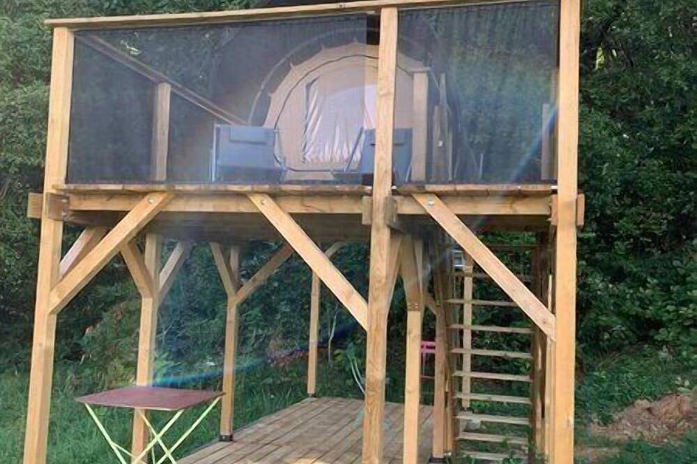 Zecamping 3 étoiles piscine couverte animaux acceptés tente 4m2 2 pers in Chamberet, Région de Tulle