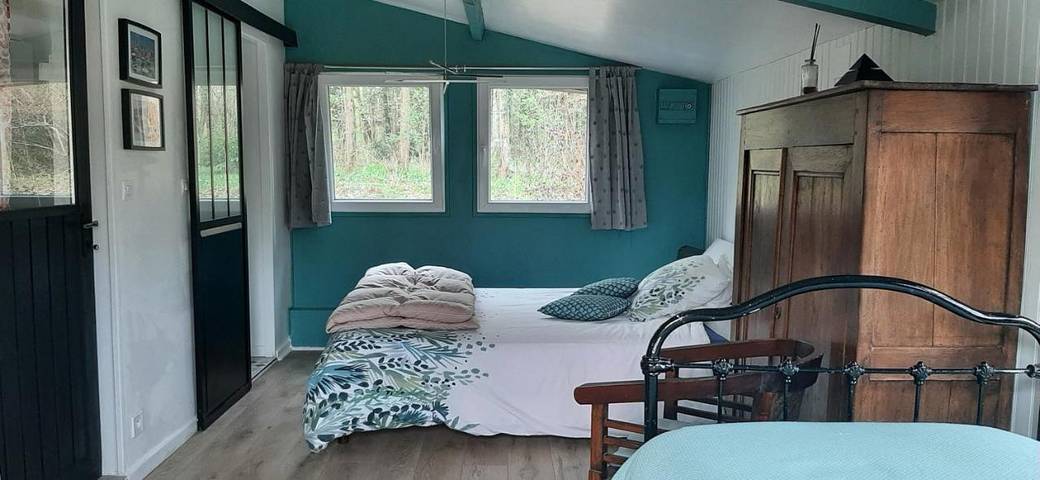 Gîte pour 3 personnes, avec terrasse ainsi que vue et jardin dans Pellouailles-les-Vignes