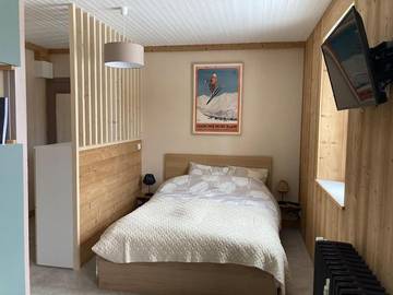 Gîte pour 2 personnes, avec jardin à Lajoux