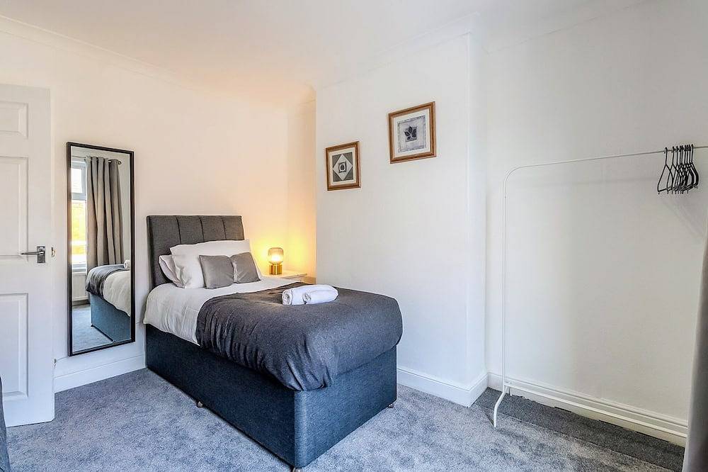 Barnwell by Holmesdale Homes in Kettering, Northamptonshire