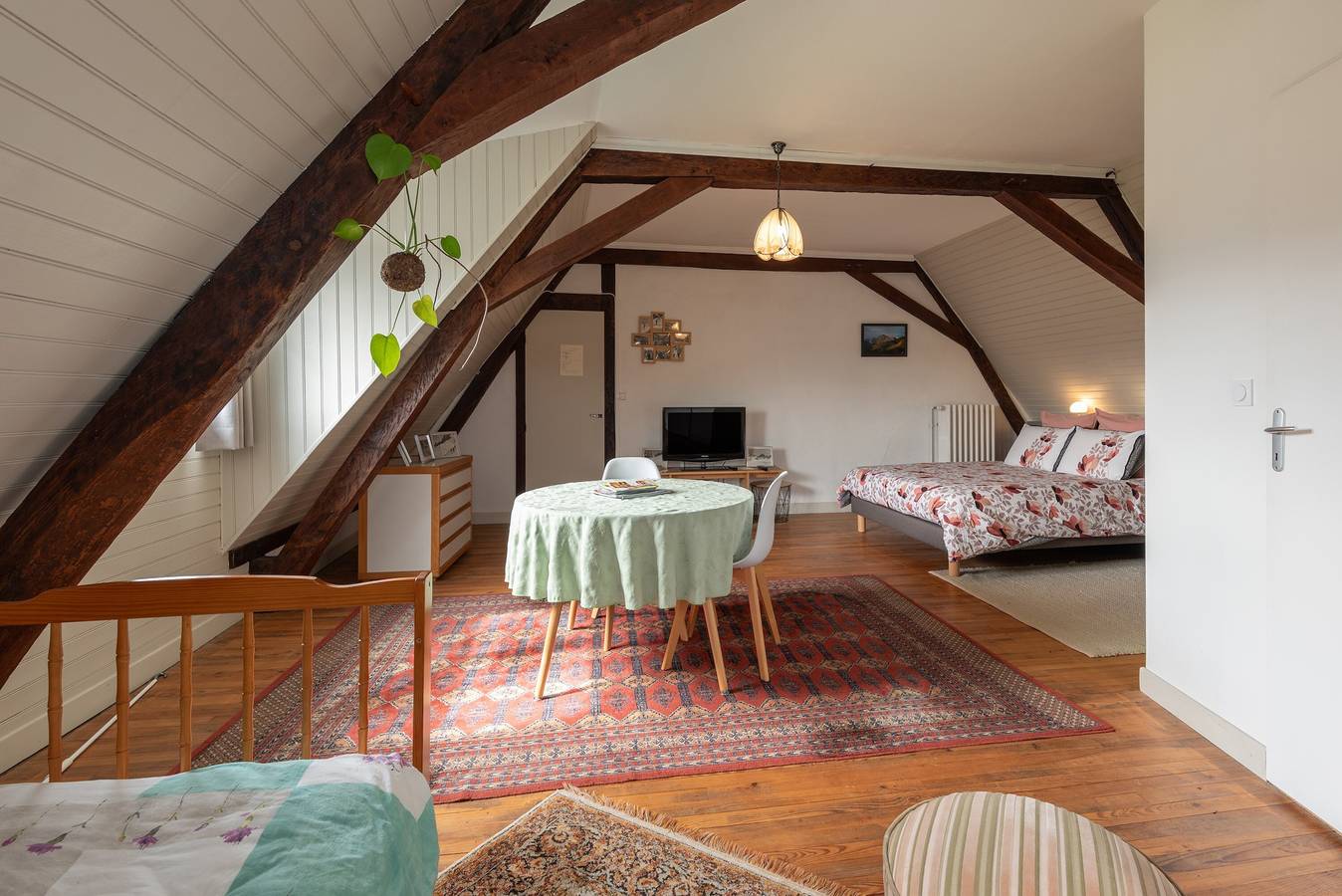 Chambre d'hôtes 'Chambre Marie-Jo' con vistas a la montaña, terraza compartida y Wi-Fi in Montgaillard (Hautes-Pyrénées), Altos Pirineos