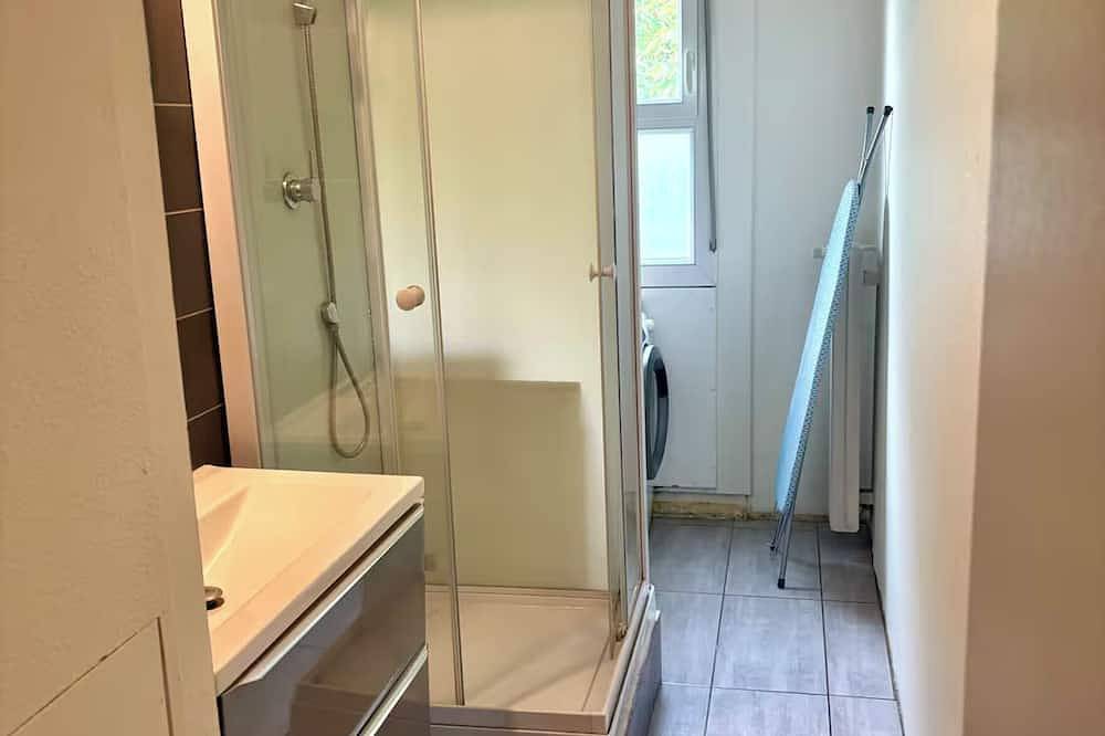 Appartement entier, Logement Rénové 3 Chambres près de l’Utt in Troyes, Aube