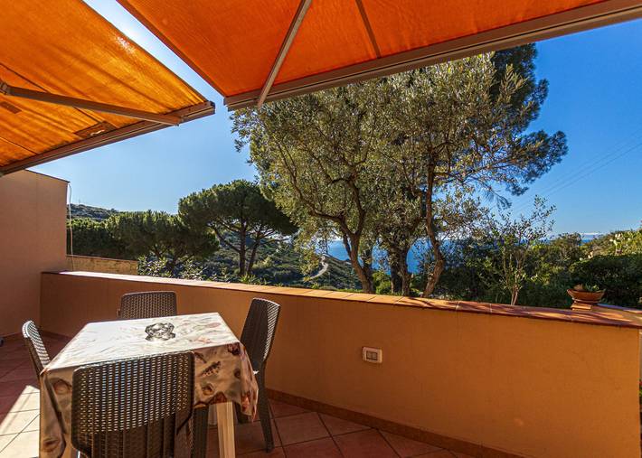 Ferienwohnung für 4 Personen, mit Terrasse in Cavoli