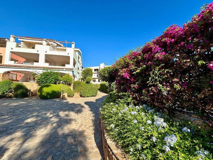 Appart’hôtel pour 4 personnes, avec terrasse et piscine, animaux acceptés