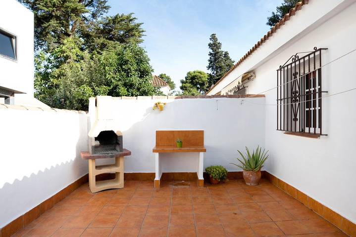 Apartamento entero, Apartamento en la Playa 2 con terraza y Wi-Fi que admite mascotas in La Fontanilla, Conil de la Frontera