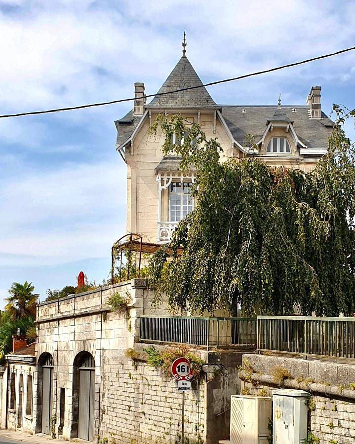 Deluxe Double Room with Balcony in Angoulême, Charente