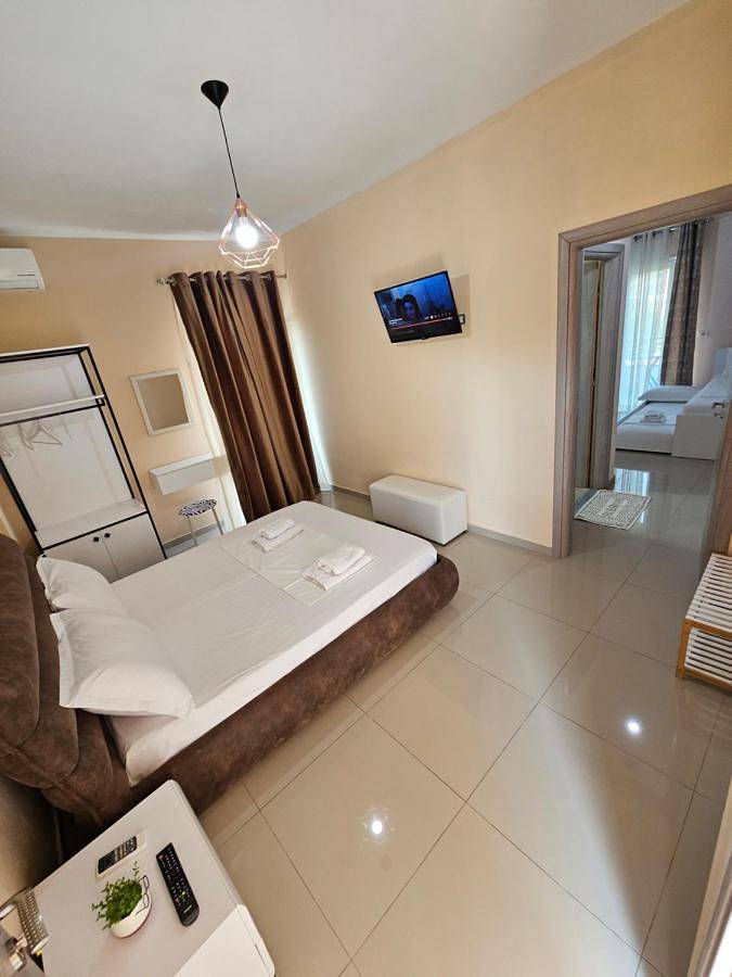 Gîte pour 8 personnes, avec jardin ainsi que vue et balcon dans Ksamil - 4