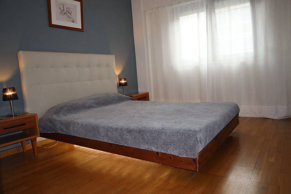 Ganze Wohnung, Modern and cozy apartment! 8 minutes from the airport in Camarate, Unhos e Apelação, Costa de Lisboa