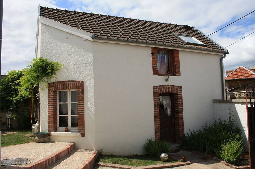Typischerweise Champagner-Haus mit Innenhof mit Garten und 7 km von Epernay in Cramant, Marne