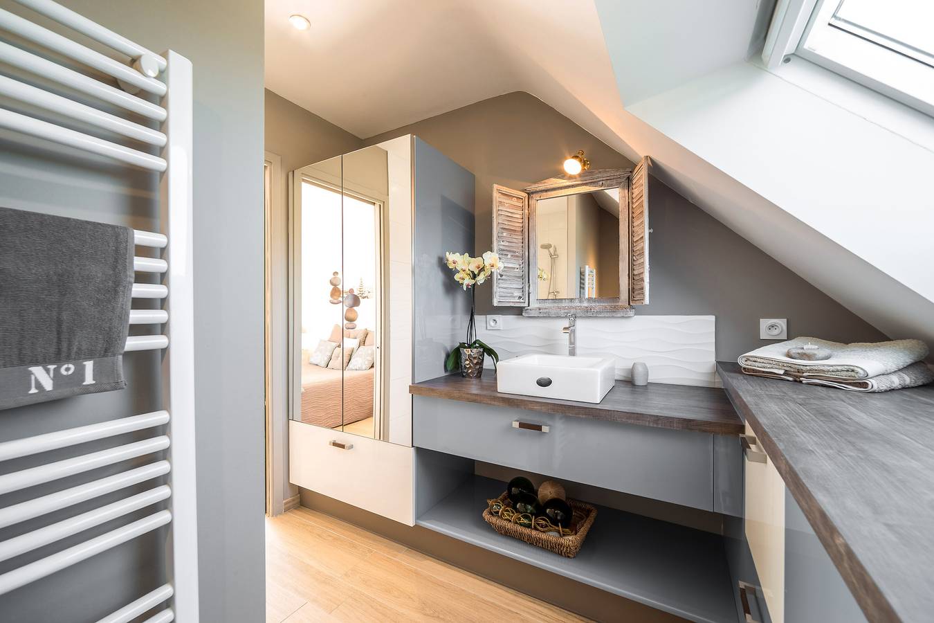 Ganze Wohnung, Appartement „Nahe Vannes mit traumhaftem Seeblick, Gemeinschaftspool & Wlan“ in Theix-Noyalo, Côte des Mégalithes