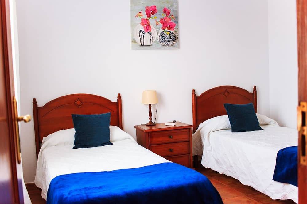 Casa el Nisperero. Casa rústica en un lugar tranquilo, ideal para el descanso. in Fuencaliente de La Palma, La Palma Sur