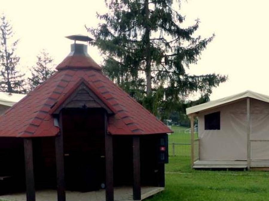Camping Le Pontis - Tente 4 personnes - Africaine Lodge in Verteillac, Périgord Vert