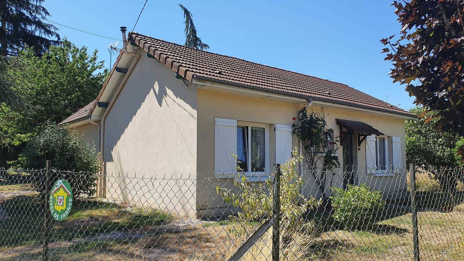 Aux Trois Sapins in Montcheutin, Ardennes