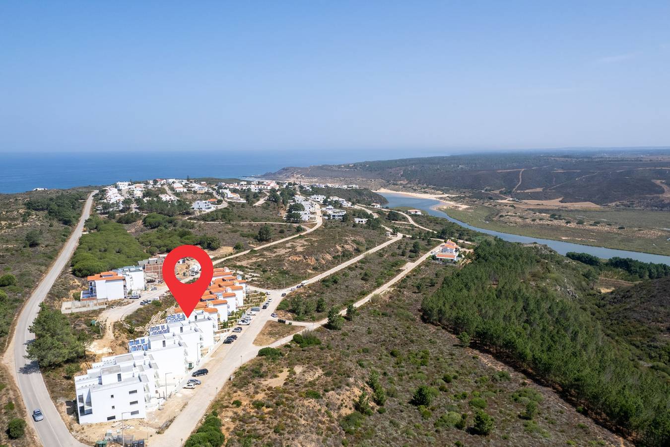 Ganze Wohnung, Ferienwohnung für 5 Personen mit Balkon in Aljezur, Naturpark Südwest-Alentejo und Costa Vicentina