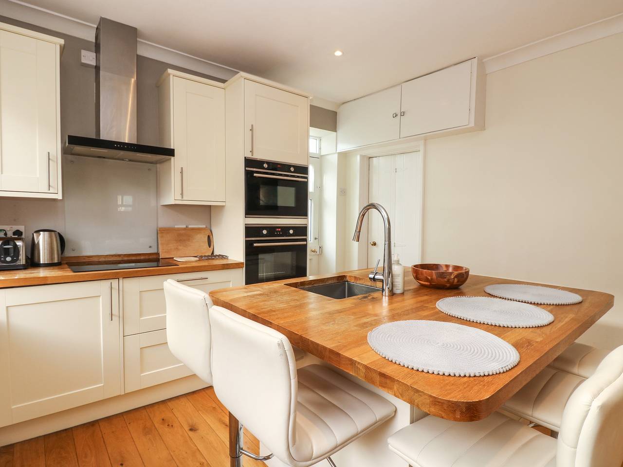 Pound Rocks in Tintagel, Pentire Point - Widemouth