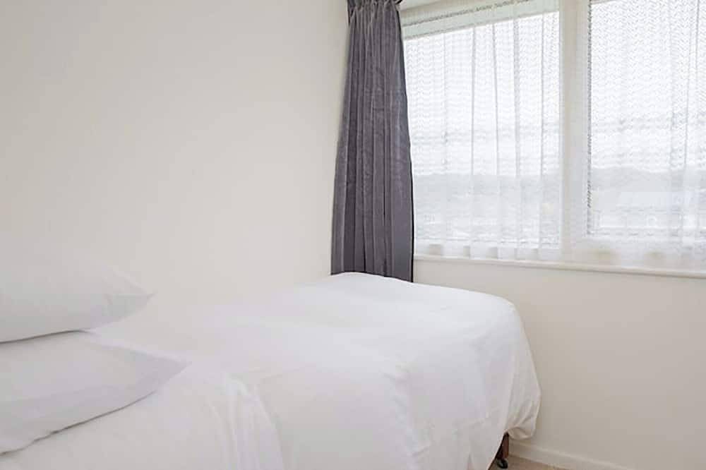 3 bedroom accommodation in Stapleton in Bristol, South West England
