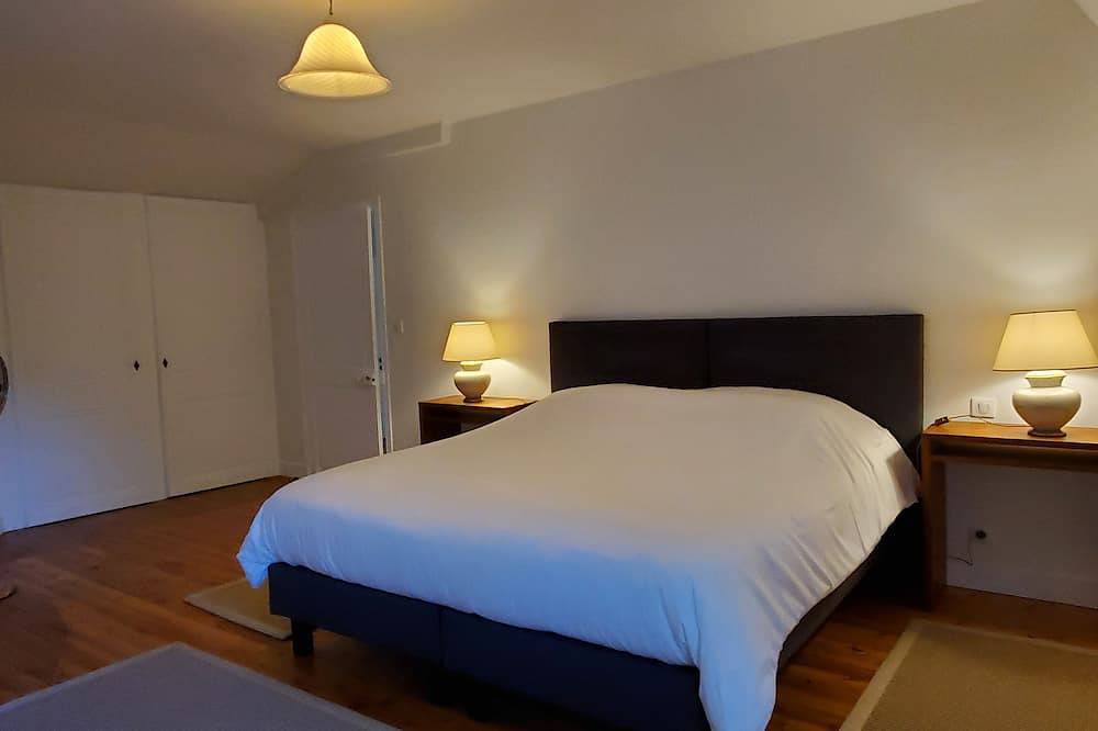 Ganze Wohnung, Logis des Tourelles, apartment for 4 people in Cognac, Charente