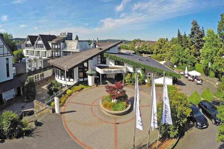 Hotel für 3 Personen, mit Terrasse und Garten sowie Pool und Sauna in Nümbrecht - 2