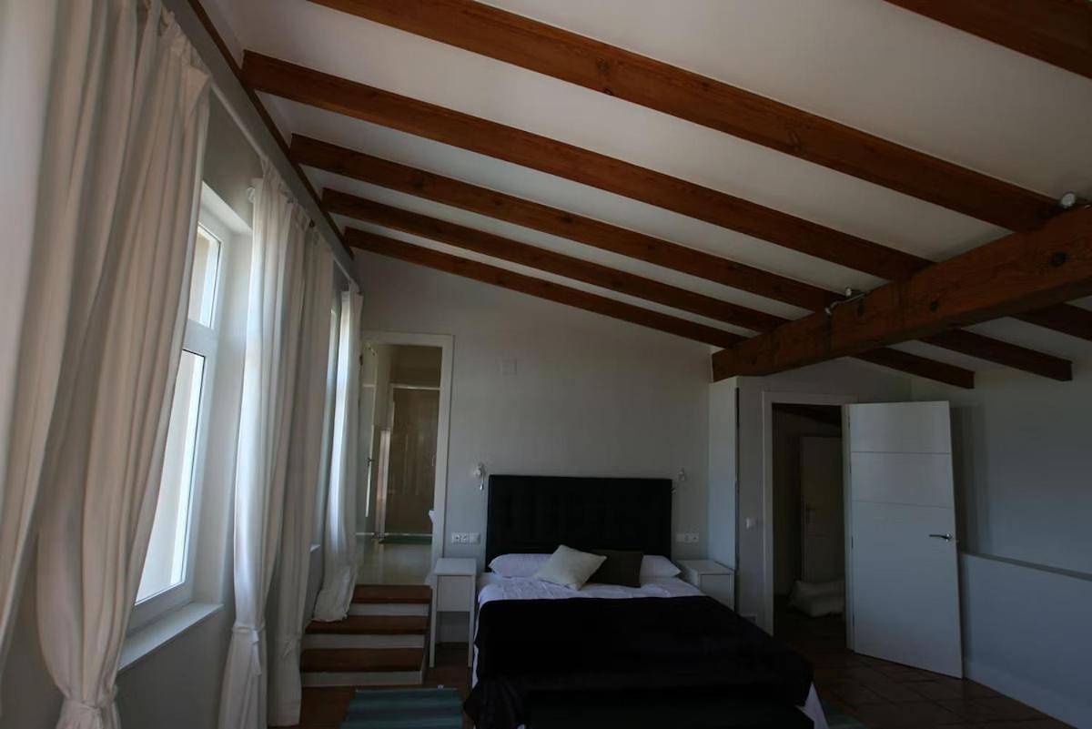 Casa vacacional con piscina, pádel y Bbq in Candeleda, Valle del Tiétar