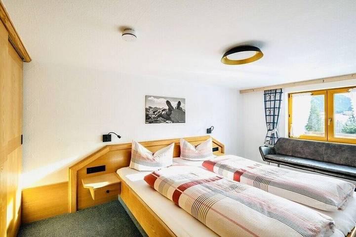 Ferienhaus für 4 Personen, mit Balkon im Kleinwalsertal - 2