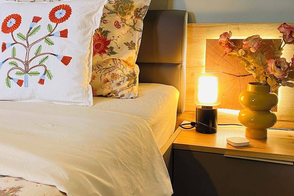 Cozy vacation and trade fair apartment directly on the Rhine - Wesseling in Wesseling, Rhein-Erft-Kreis