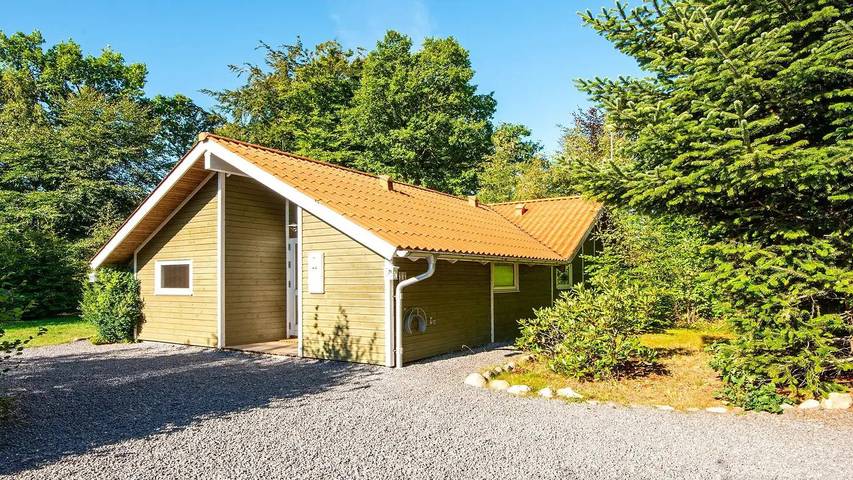 Ferienhaus für 7 Personen, mit Whirlpool und Garten in Kvie Sø