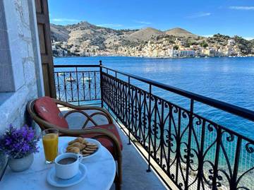 Location de vacances pour 4 personnes, avec balcon et vue sur l’océan dans Symi
