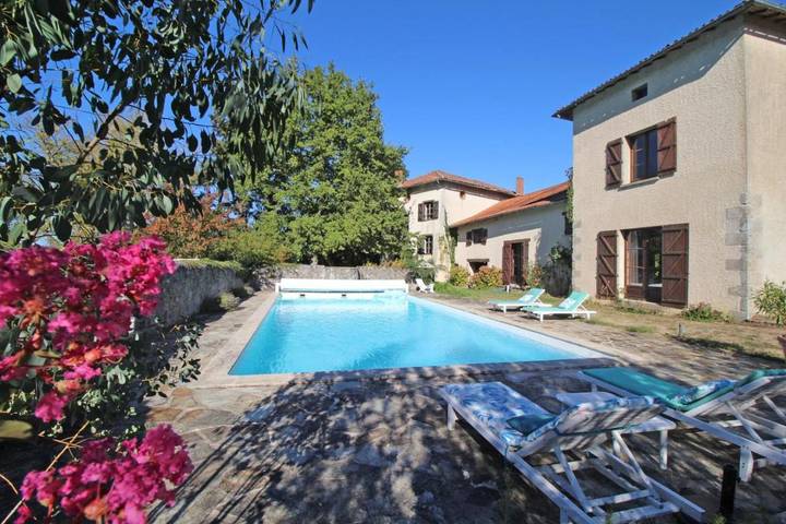 Location de vacances pour 6 personnes, avec jardin et piscine à Condat-sur-Vienne - 2