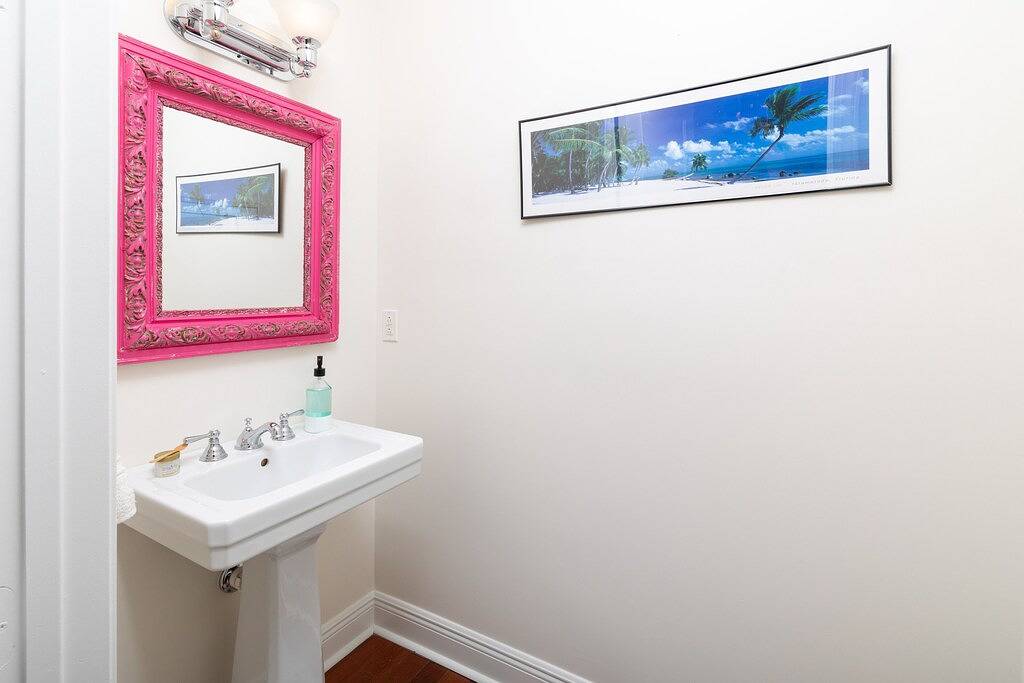 Islamorada's Anglers Reef- Newly remodeled bathrooms-April Availability in Windley Key, Islamorada