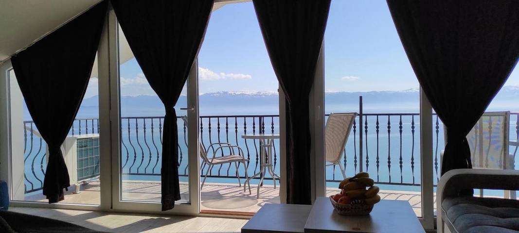 Appartement de vacances pour 4 personnes, avec Balcon et Terrasse ainsi que Vue sur le lac et Vue