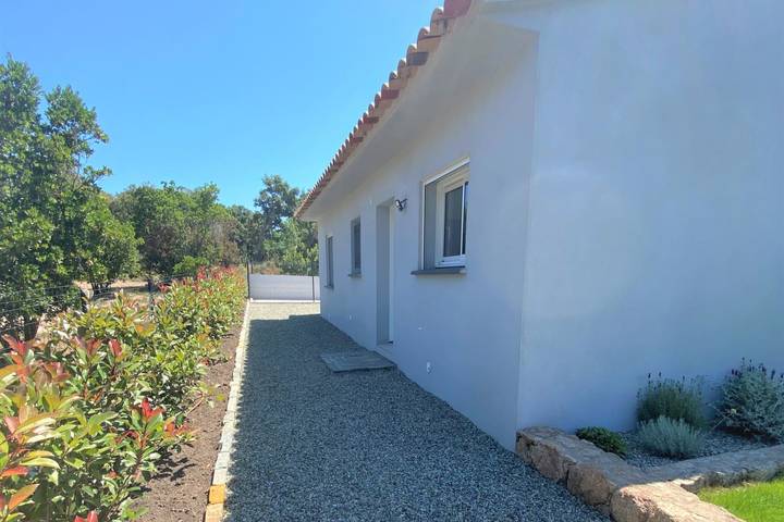 Location de vacances pour 4 personnes, avec terrasse ainsi que jardin et piscine, animaux acceptés à Conca - 4